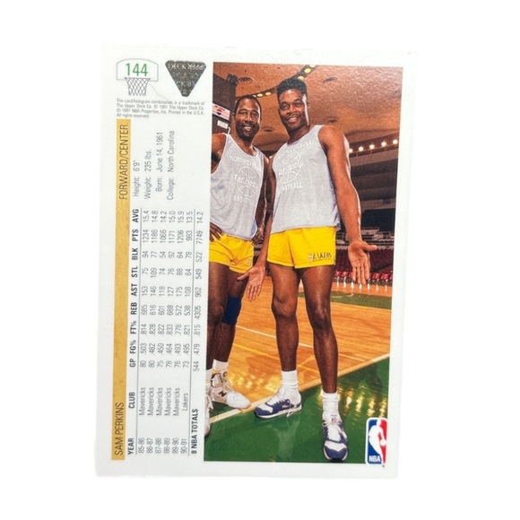 Sam Perkins Lakers 1991-92 Upper Deck #144 Trading Card - Picture 3 of 7